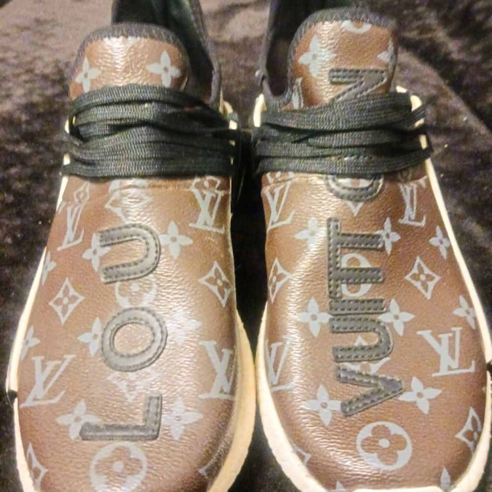 Men's size 9.5 Louie Vuttion Pharrell Adidas Limited Edition